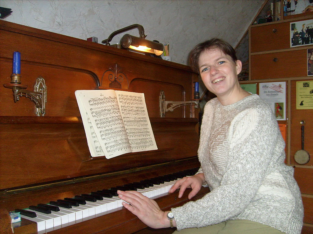 Bettina Weber am Klavier